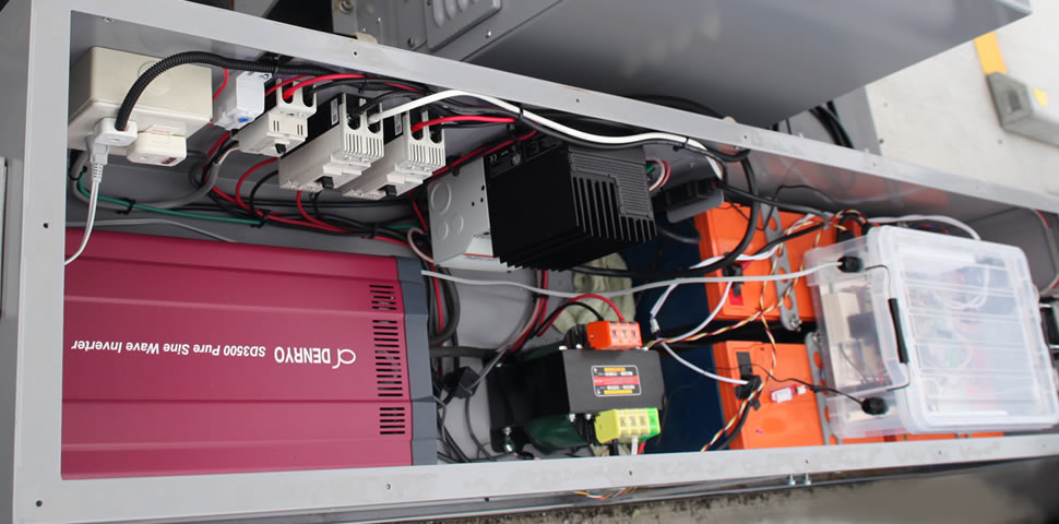 電気自動車充電スタンド